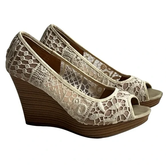 American Eagle Lolita Lace Peep Toe Wedge Heel - Picture 1 of 8